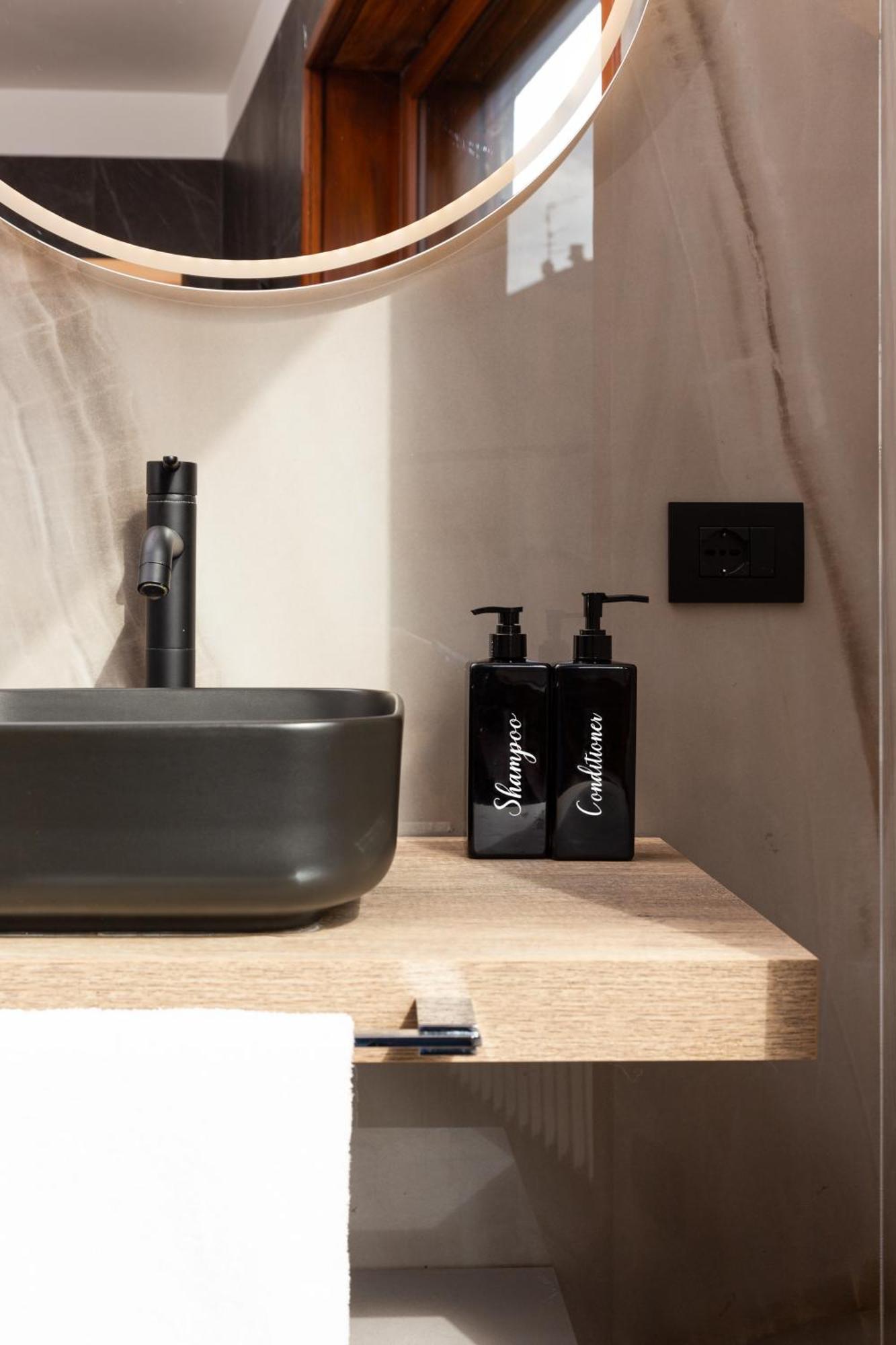 Free Parking - 5 Star - Sauna Luxury Apartment Milan Exterior photo